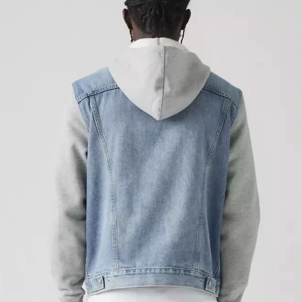Men's Levi’s Light Blue Denim Jacket with Gray Hoodie Sleeves Sz Med NWT
